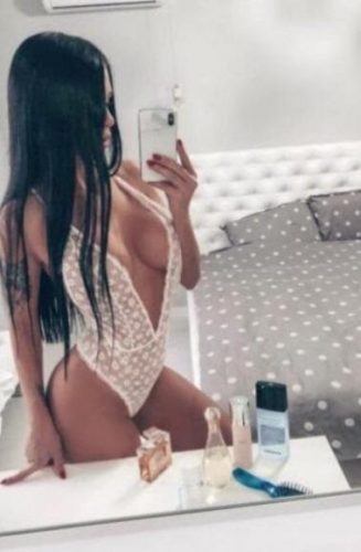 Samsun Güzel Esra 25 Yaşında, 165 Cm Bakımlı — Samsun